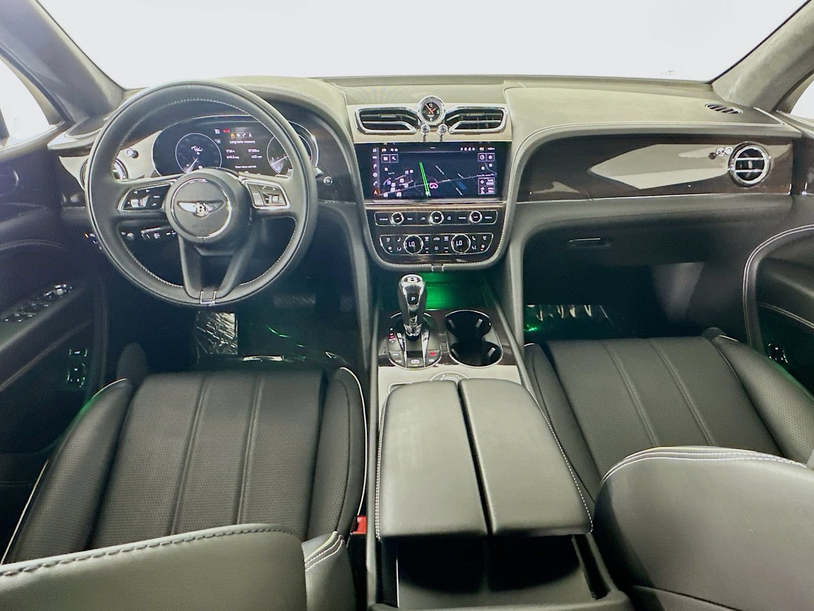 Used 2022 Bentley Bentayga AWD/4WD image 4