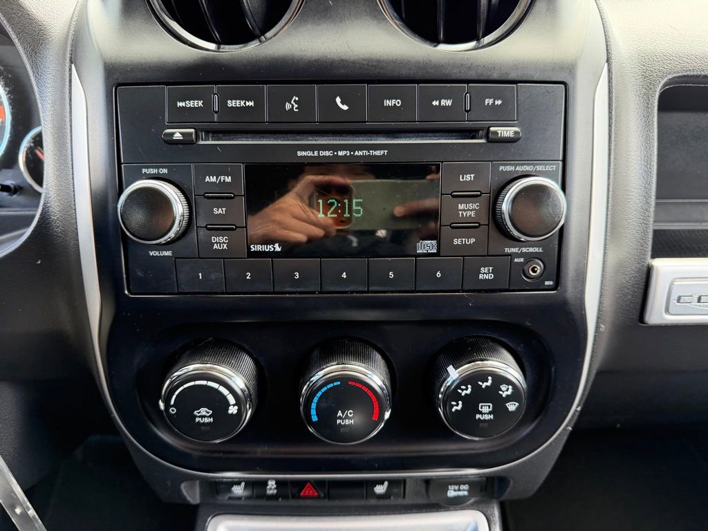 Used 2016 Jeep Compass Latitude image 21