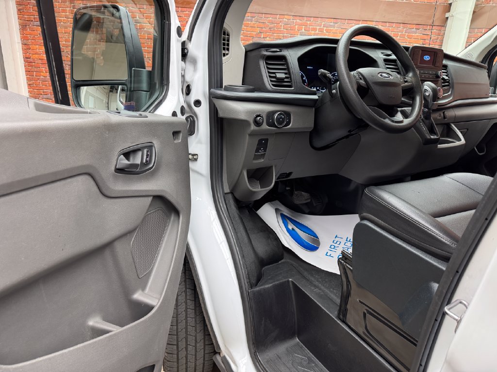 Certified 2023 Ford Transit 250 Low Roof RWD image 9