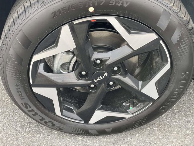 New 2026 Kia Seltos S FWD image 9