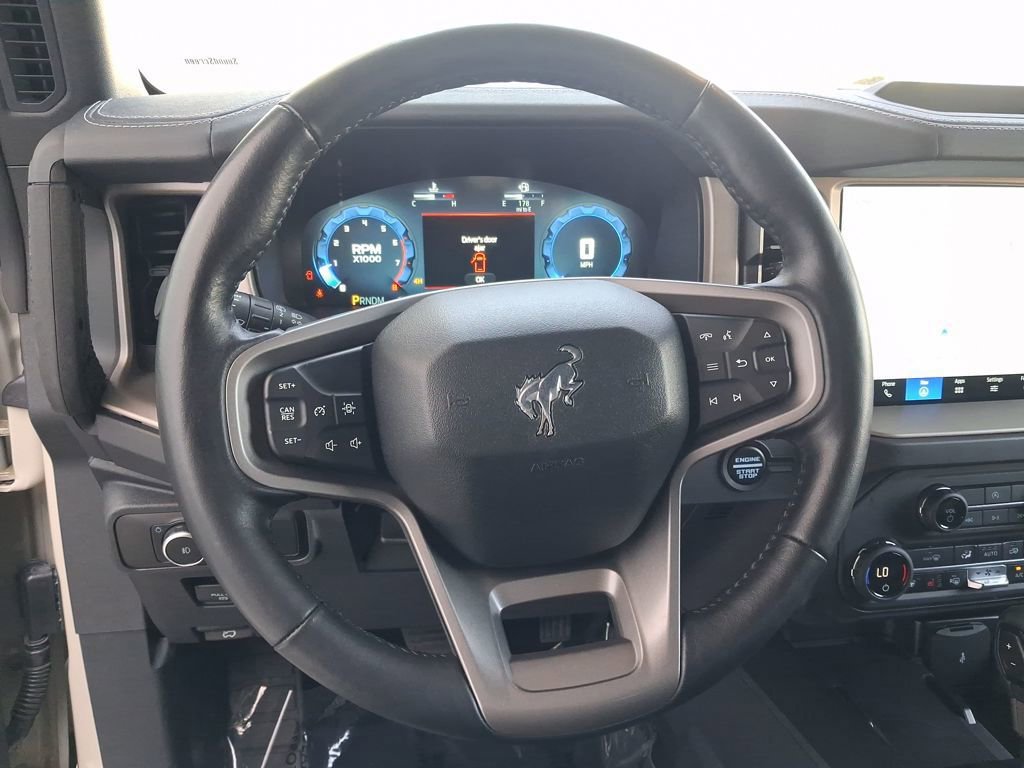 Used 2025 Ford Bronco Outer Banks image 15