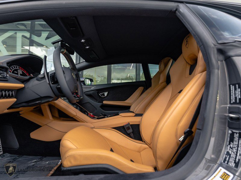 Used 2024 Lamborghini Huracan Tecnica image 22