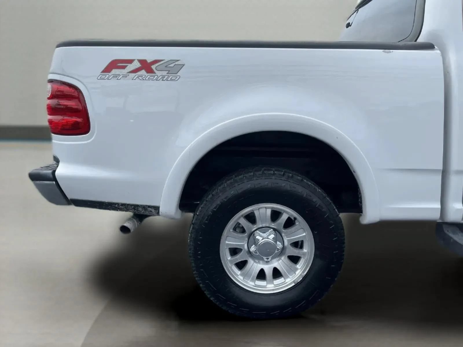 Used 2003 Ford F150 XLT AWD/4WD image 16