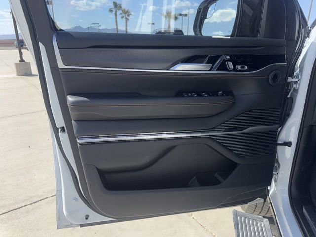 Used 2024 Jeep Grand Wagoneer Series III w/ Quick Order Packagew 28T image 21