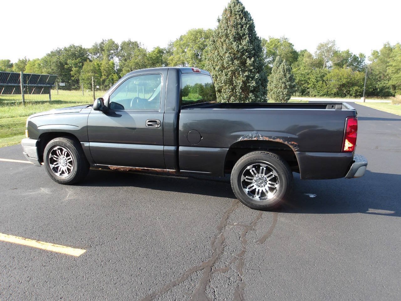 Used 2005 Chevrolet Silverado 1500 W/T RWD image 11