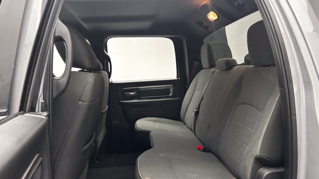 Used 2024 RAM 1500 Warlock AWD/4WD image 30