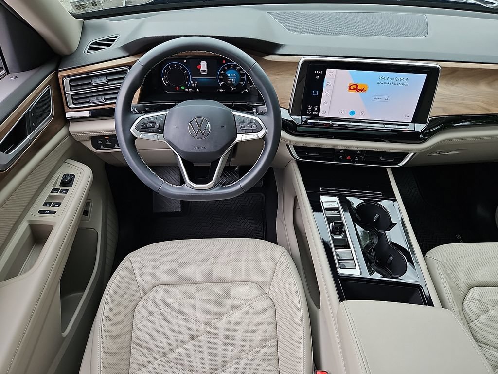 Certified 2024 Volkswagen Atlas SE w/ Panoramic Sunroof Package AWD/4WD image 11