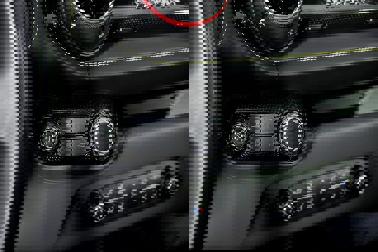 Used 2019 Ferrari 812 Superfast image 31