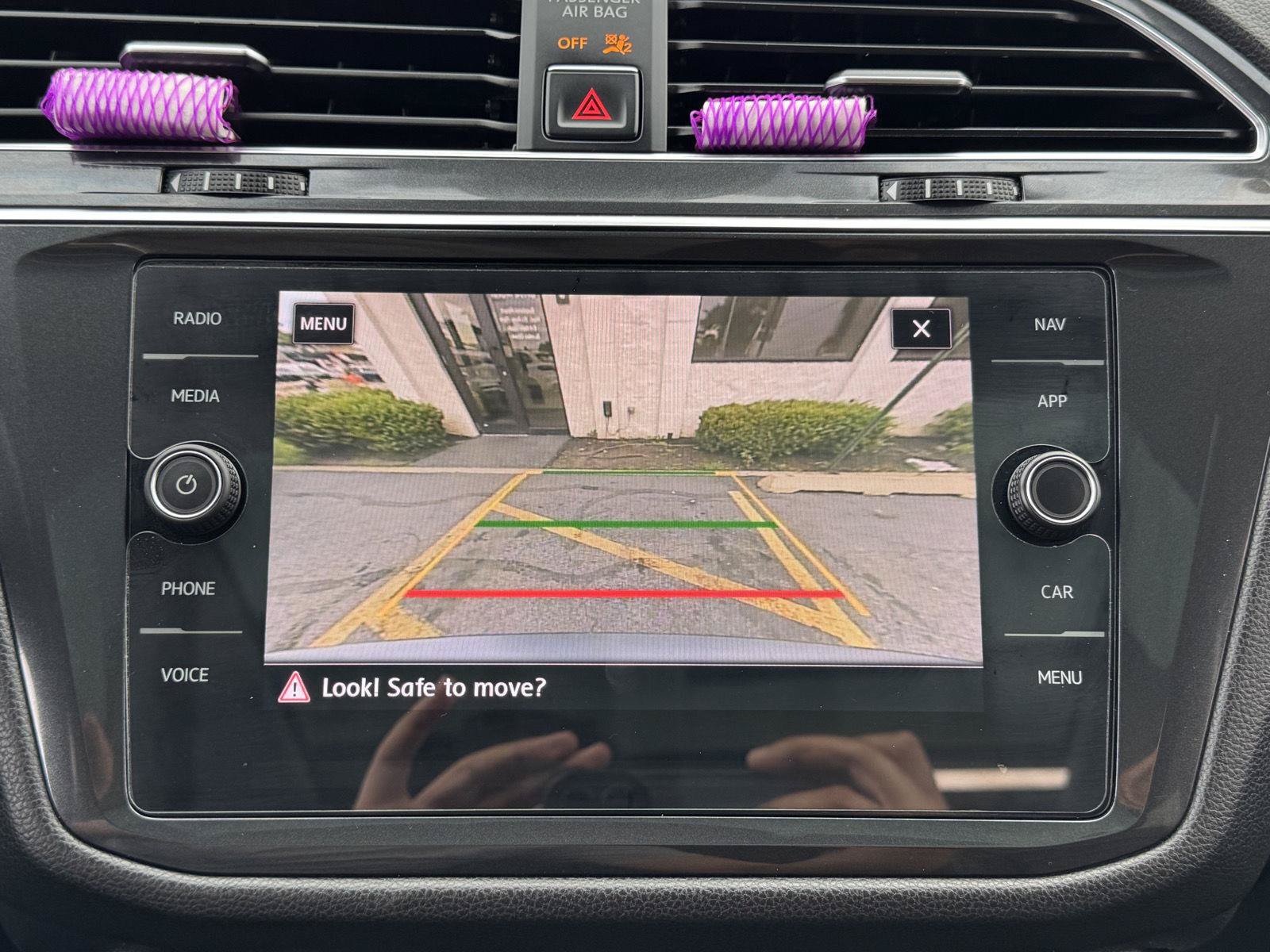 Used 2018 Volkswagen Tiguan SEL Premium w/ 3rd Row Seat Package AWD/4WD image 31