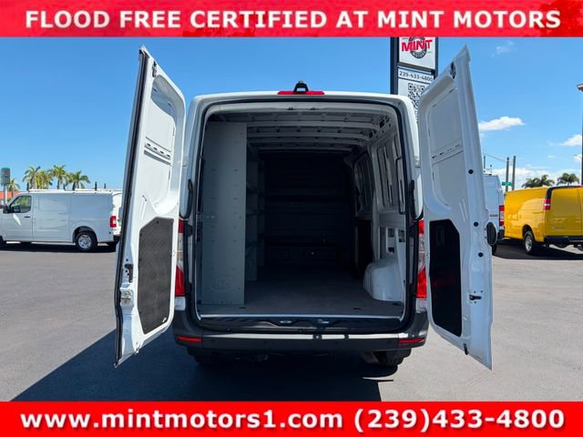 Used 2022 Mercedes-Benz Sprinter 1500 image 16