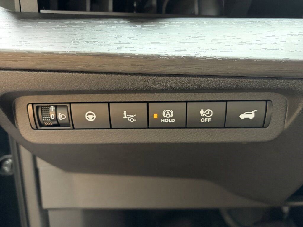 Certified 2024 Nissan Ariya FWD image 31