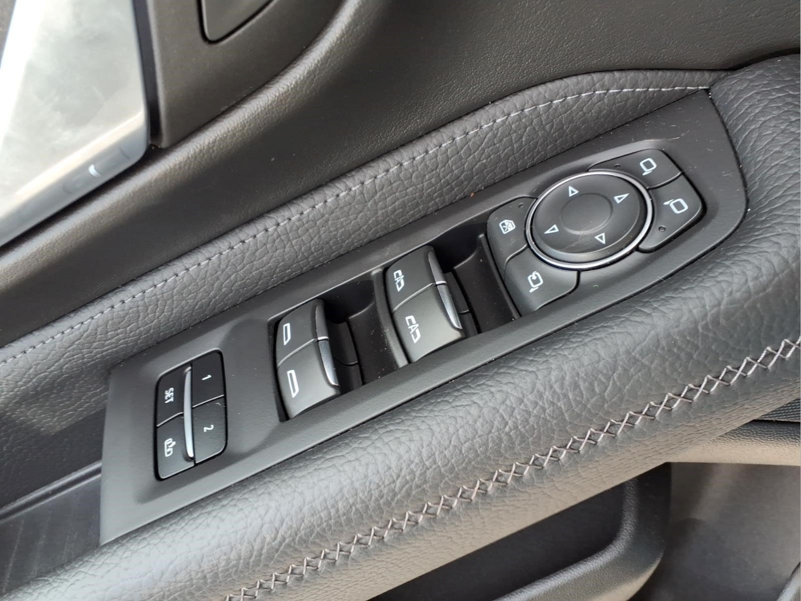 Used 2023 GMC Yukon Denali AWD/4WD image 15
