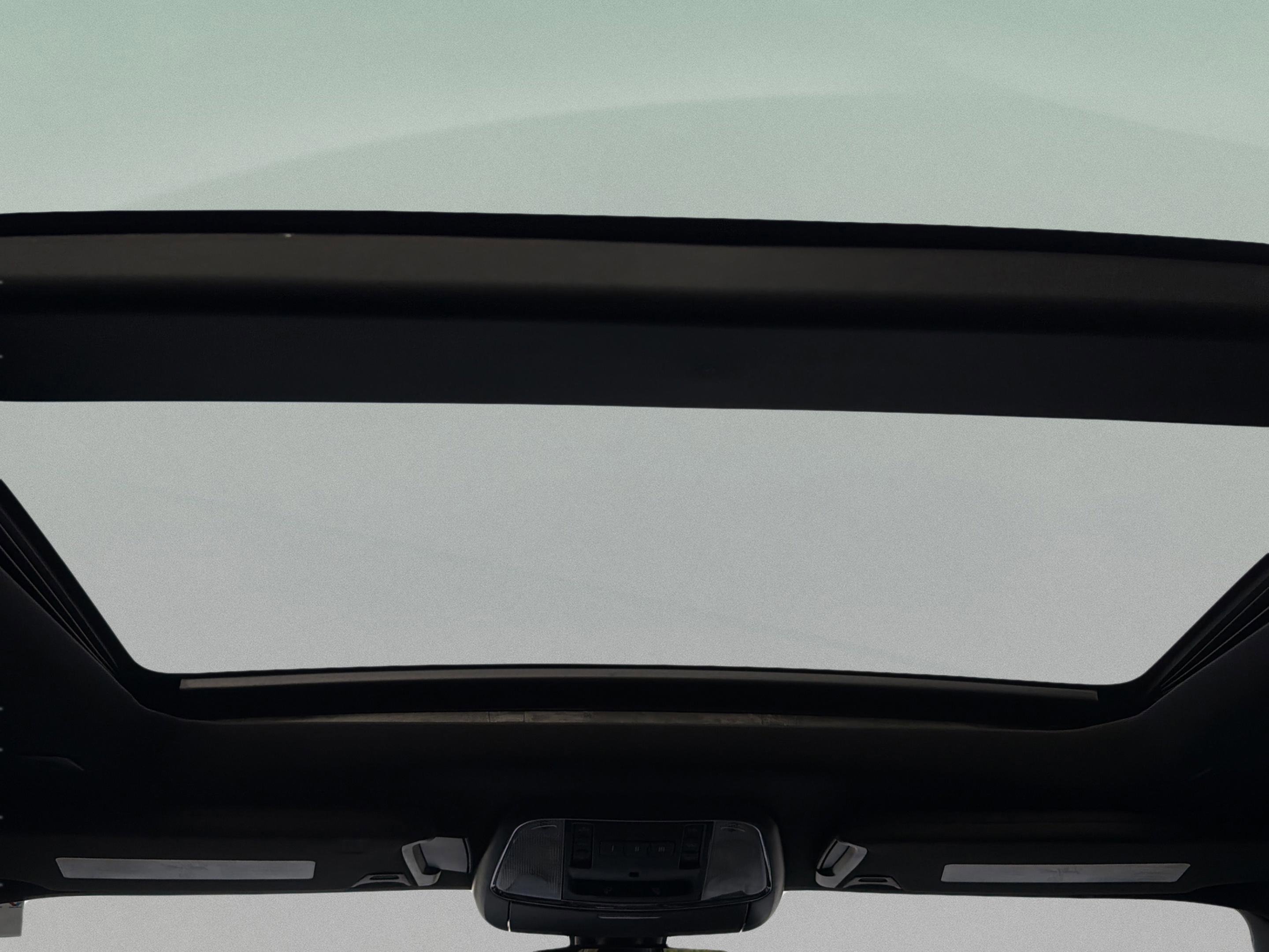 Used 2023 Chrysler 300 S image 17