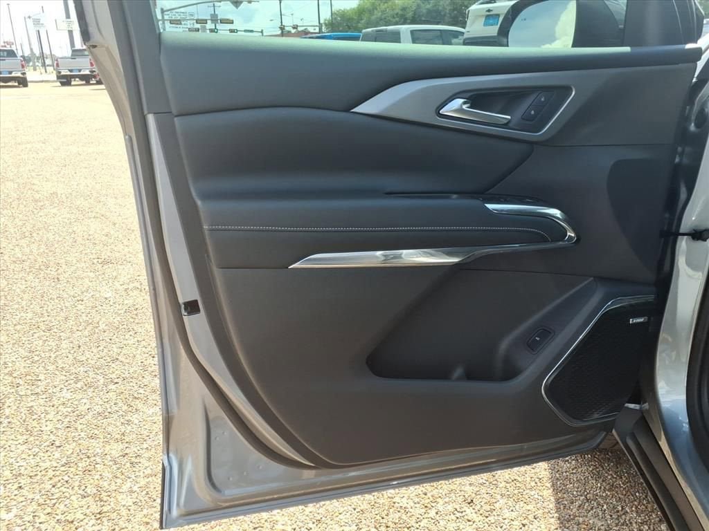 New 2026 Chevrolet Traverse LT w/ Enhanced Driving Package image 16