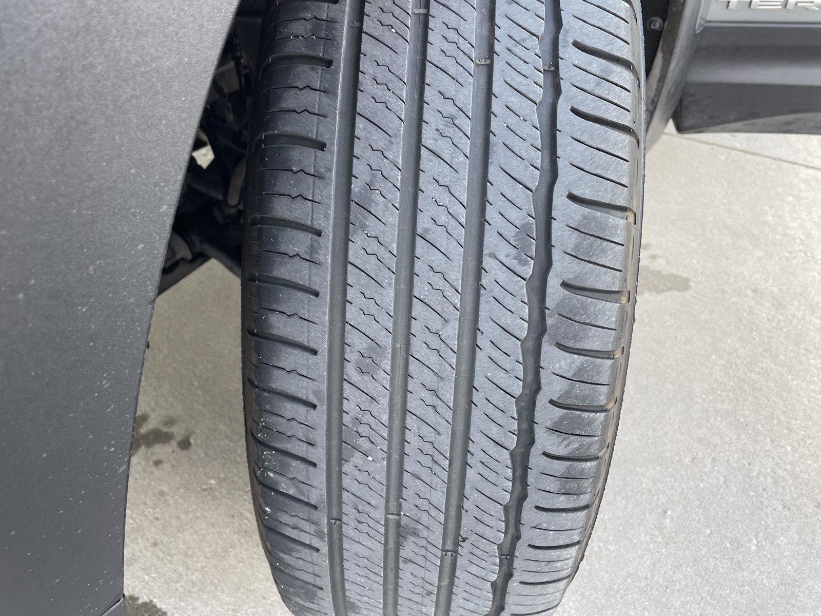 Used 2023 GMC Terrain SLT image 11