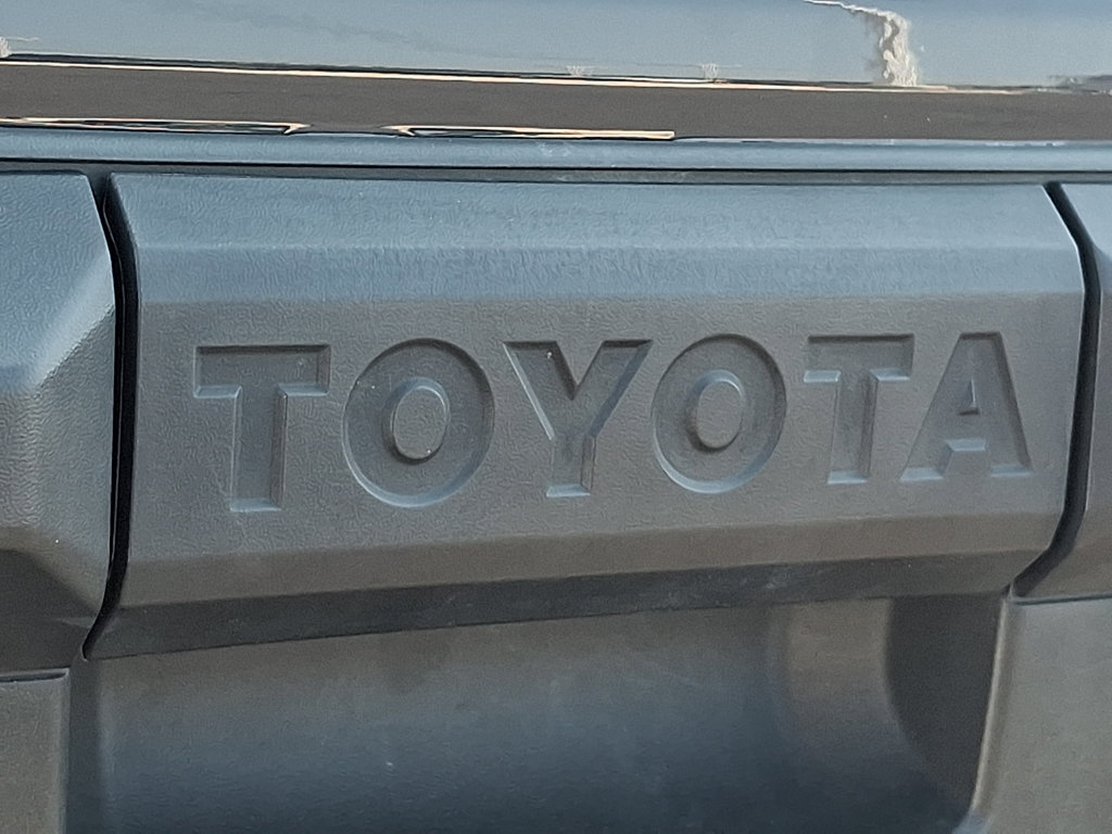 Used 2025 Toyota Tacoma TRD Off-Road w/ TRD Off Road Upgrade Package AWD/4WD image 30