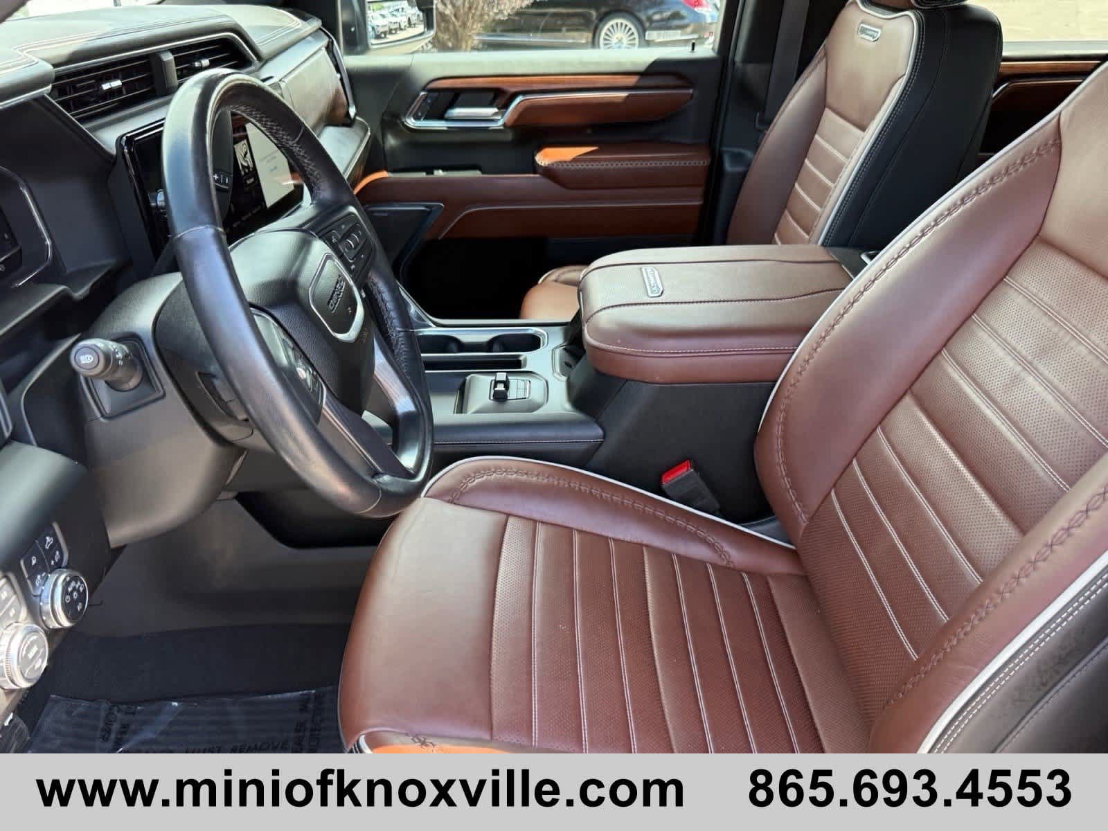 Used 2024 GMC Sierra 2500 Denali Ultimate AWD/4WD image 18