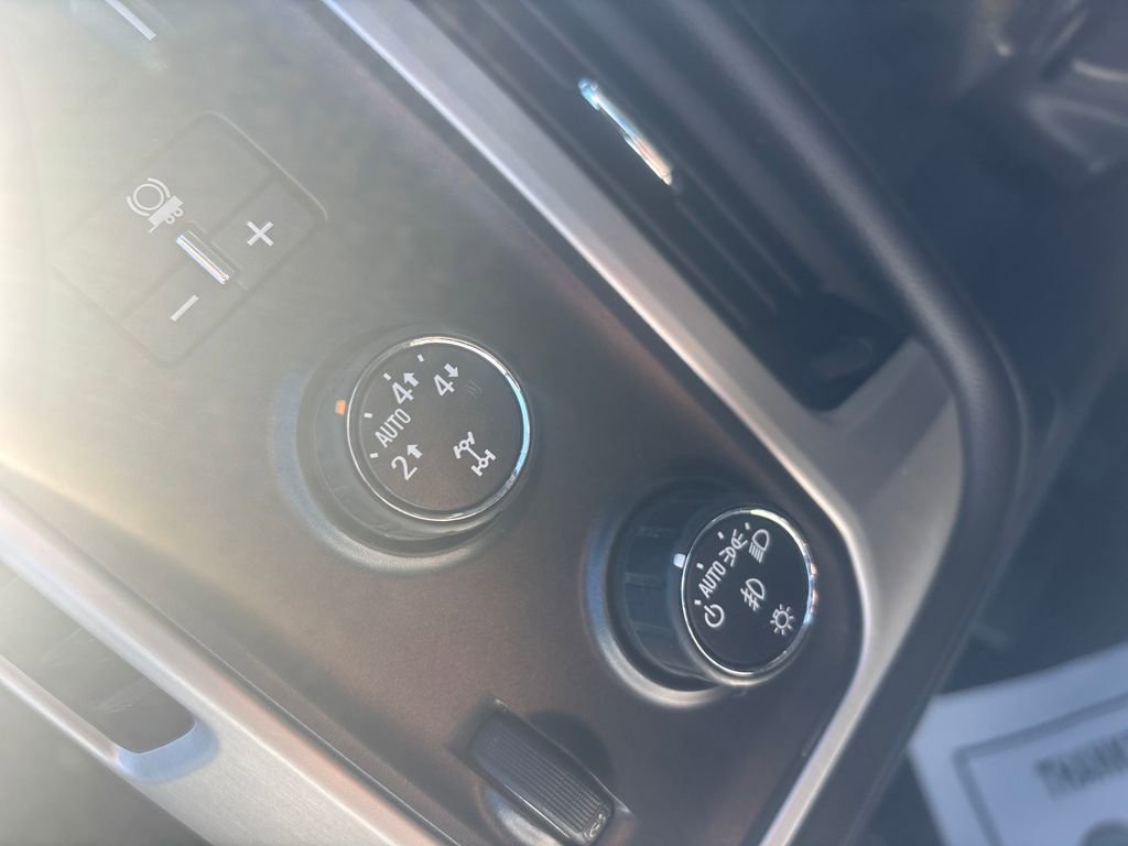 Used 2014 GMC Sierra 1500 SLT w/ SLT Crew Cab Value Package image 29