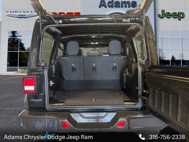 Used 2023 Jeep Wrangler Unlimited w/ Sun & Screen Package image 9