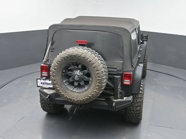 Used 2012 Jeep Wrangler Unlimited Sahara AWD/4WD image 38