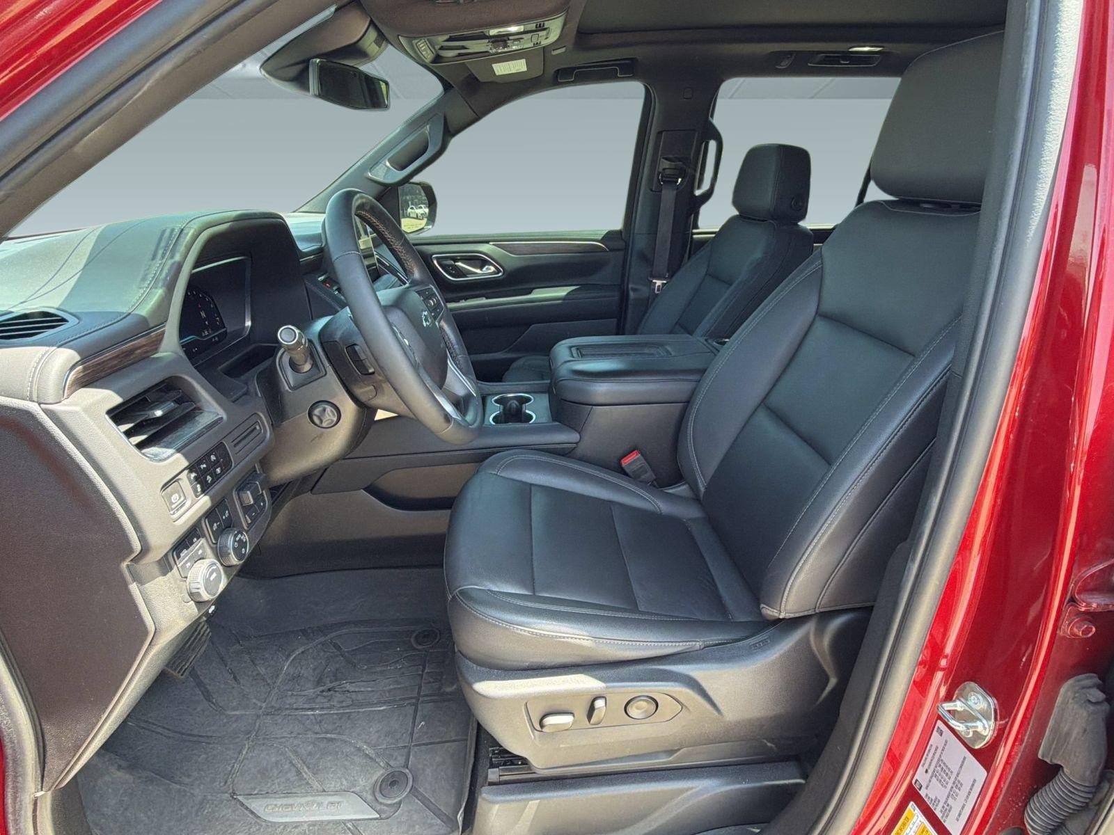 Used 2023 Chevrolet Tahoe Z71 w/ Luxury Package AWD/4WD image 5