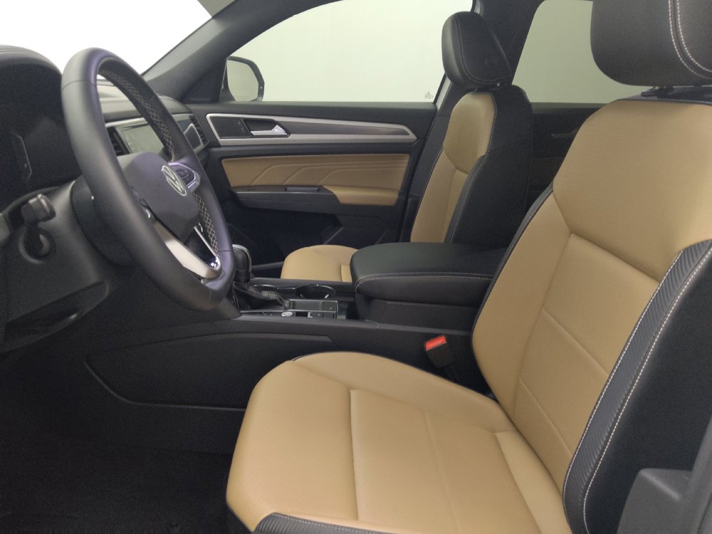 Used 2023 Volkswagen Atlas Cross Sport SE FWD image 17