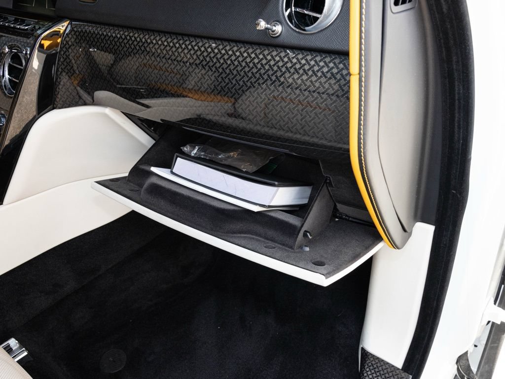 Certified 2022 Rolls-Royce Cullinan Black Badge w/ Dark Exterior Package AWD/4WD image 89