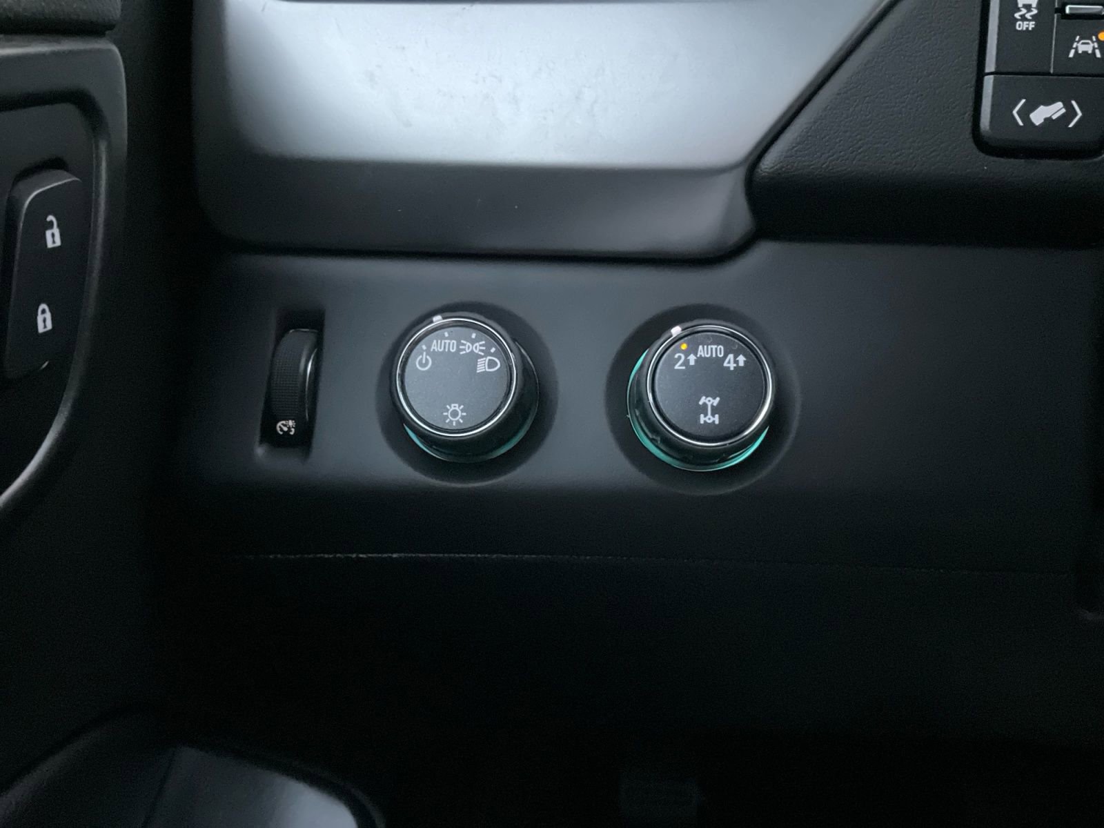 Used 2017 Chevrolet Tahoe LT image 21