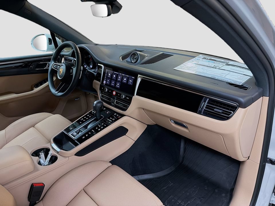 New 2026 Porsche Macan AWD/4WD image 31