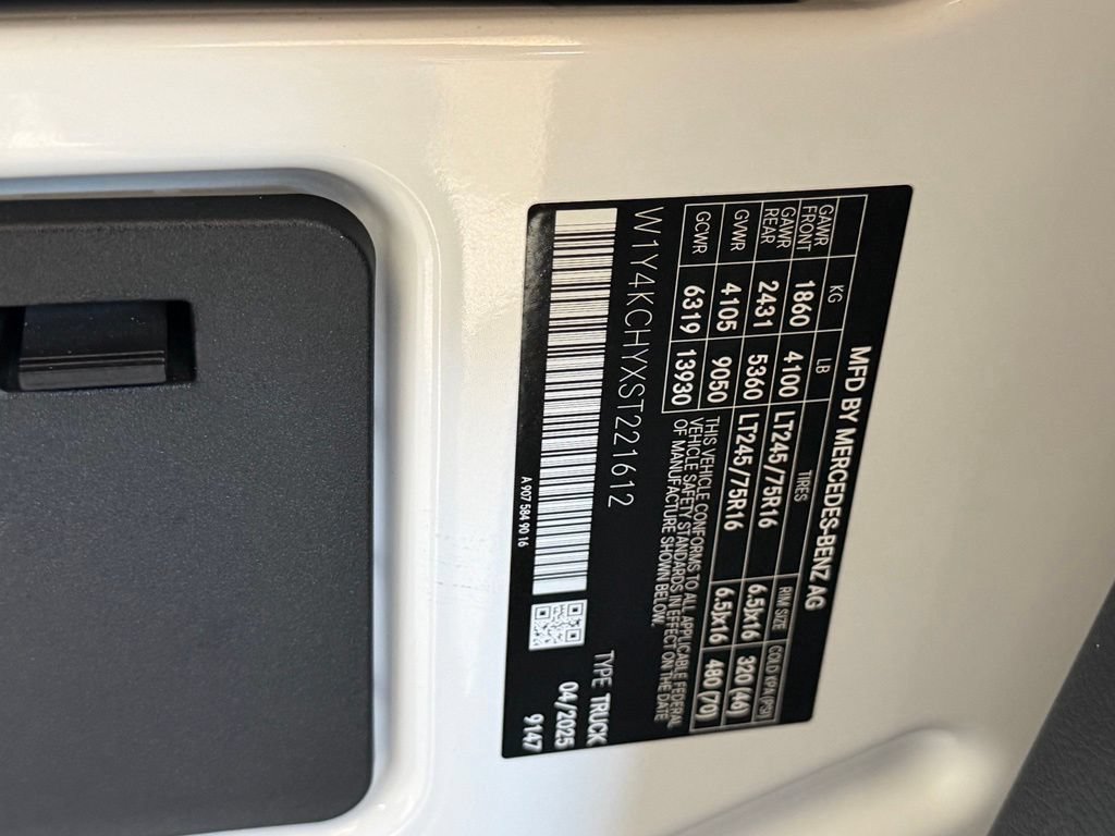 Used 2025 Mercedes-Benz Sprinter 2500 image 42