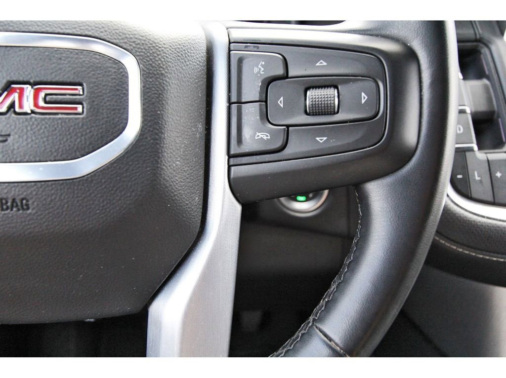 Used 2024 GMC Yukon SLT image 16