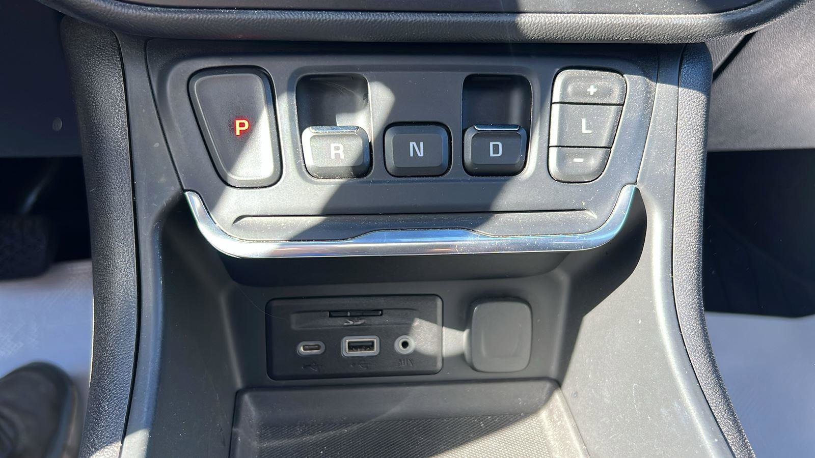 Used 2018 GMC Terrain SLT w/ Infotainment Package II AWD/4WD image 27