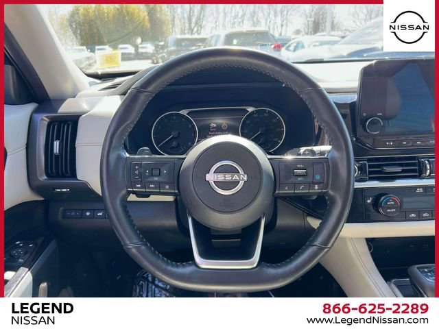 Used 2023 Nissan Pathfinder SL image 16