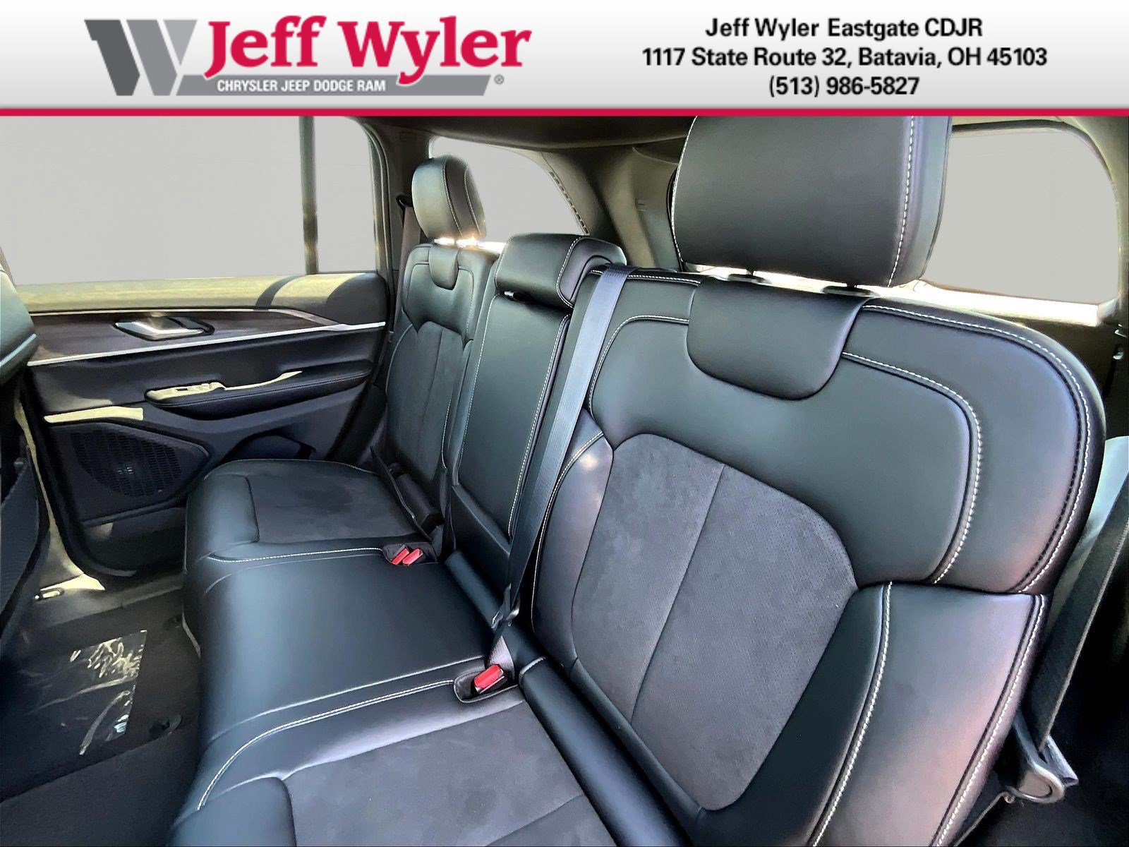 New 2026 Jeep Grand Cherokee Altitude AWD/4WD image 17