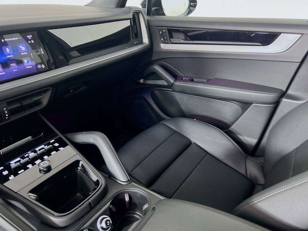 Certified 2026 Porsche Cayenne image 26