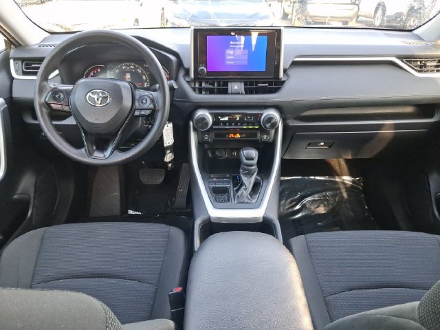Used 2024 Toyota RAV4 LE FWD image 7