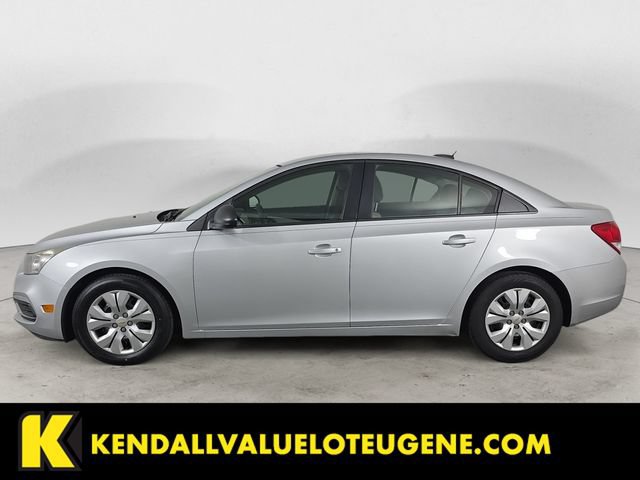 Used 2015 Chevrolet Cruze LS FWD image 2