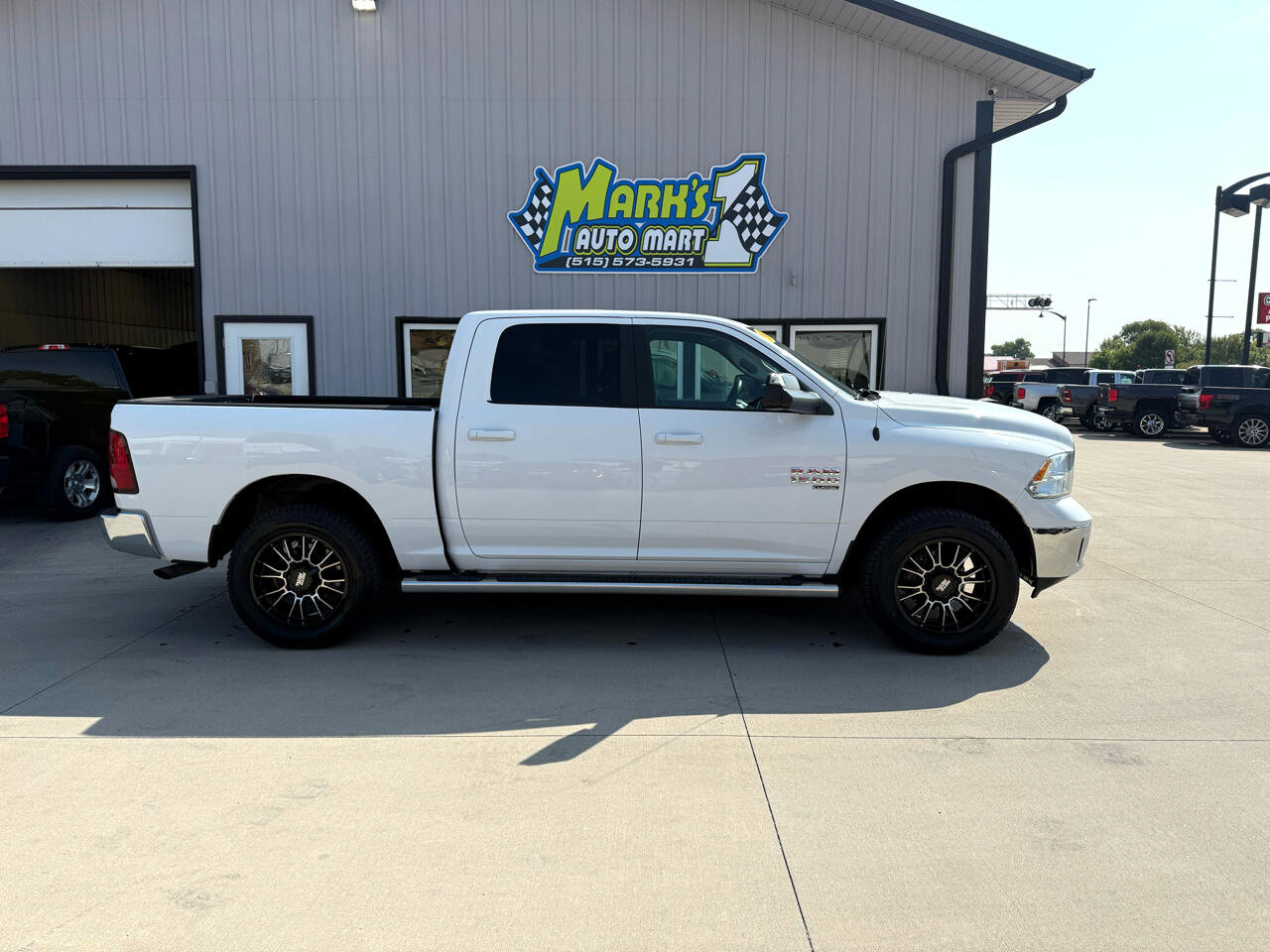Used 2019 RAM 1500 Classic SLT image 7