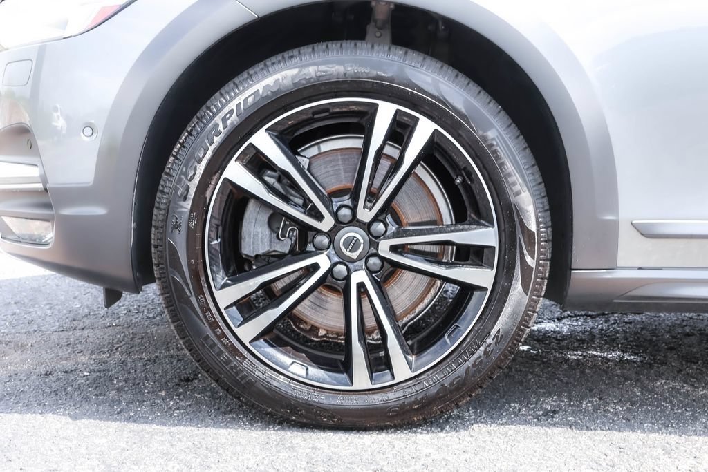 Used 2018 Volvo V90 T5 Cross Country w/ Convenience Package AWD/4WD image 18