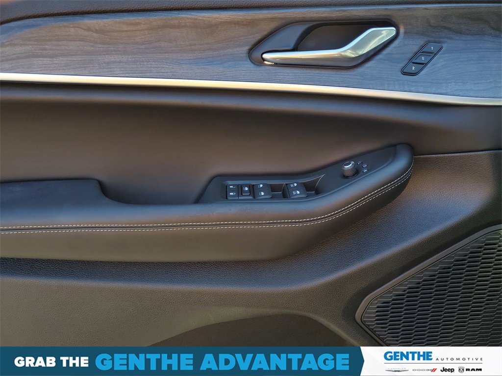 Certified 2024 Jeep Grand Cherokee Limited image 12