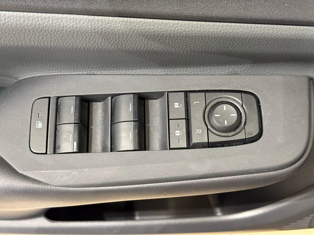 Used 2023 Toyota Prius LE image 16