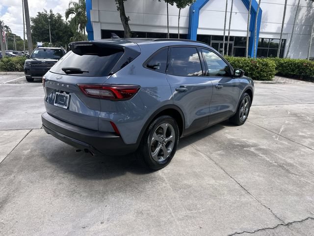 Used 2025 Ford Escape ST-Line FWD image 38