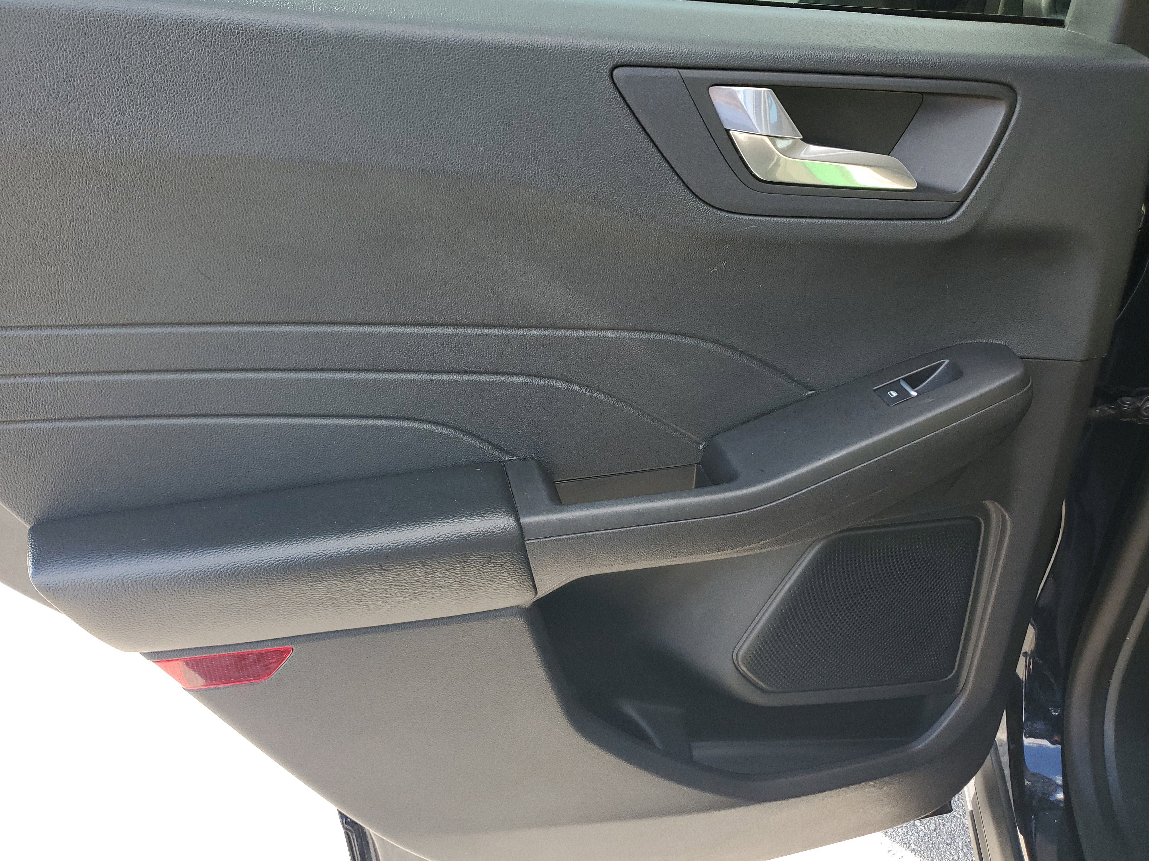 Used 2021 Ford Escape SEL image 30