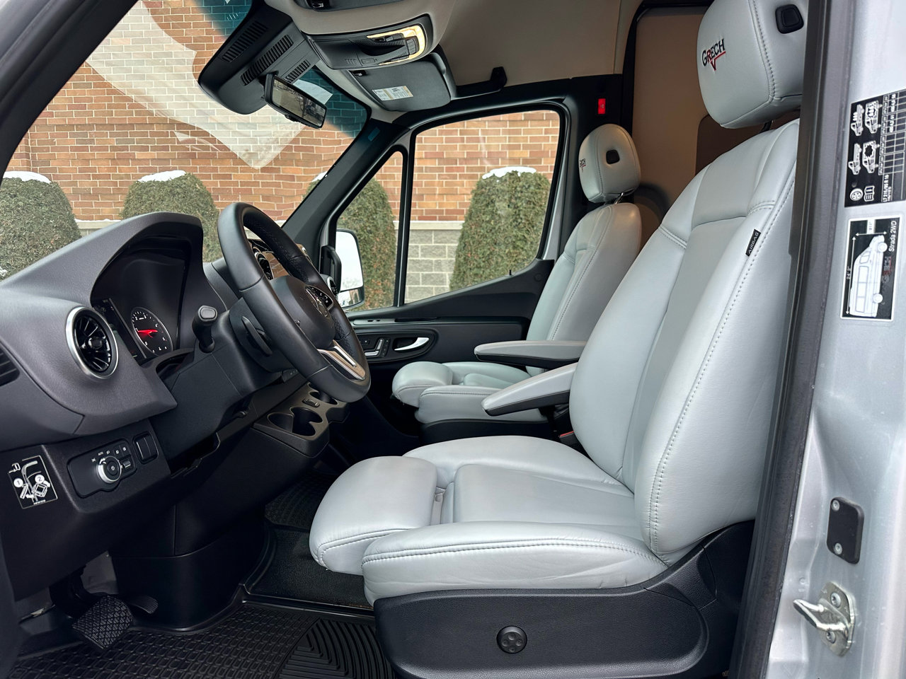 Used 2024 Mercedes-Benz Sprinter 3500 image 33