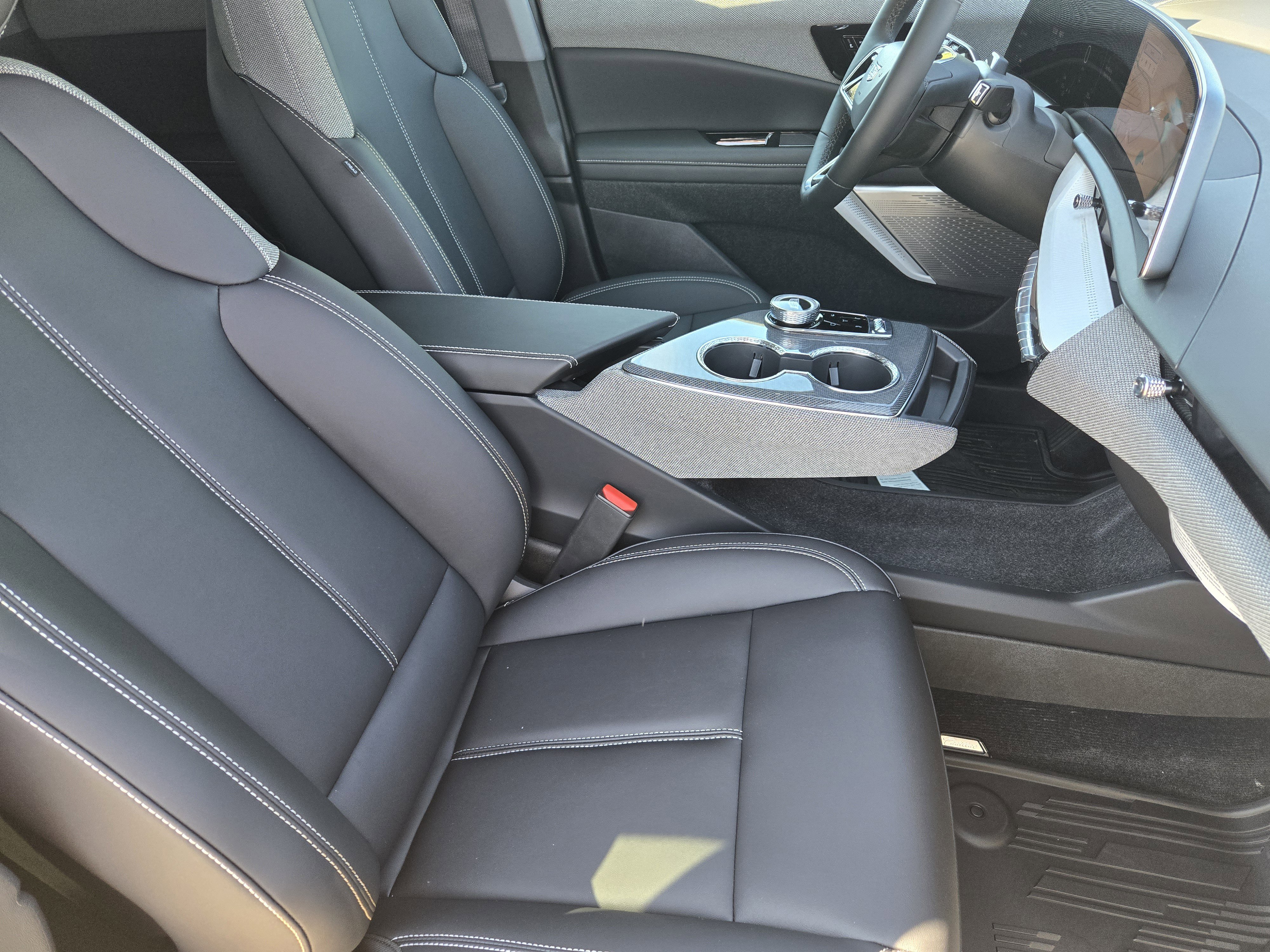 New 2025 Cadillac Optiq Sport 1 image 10