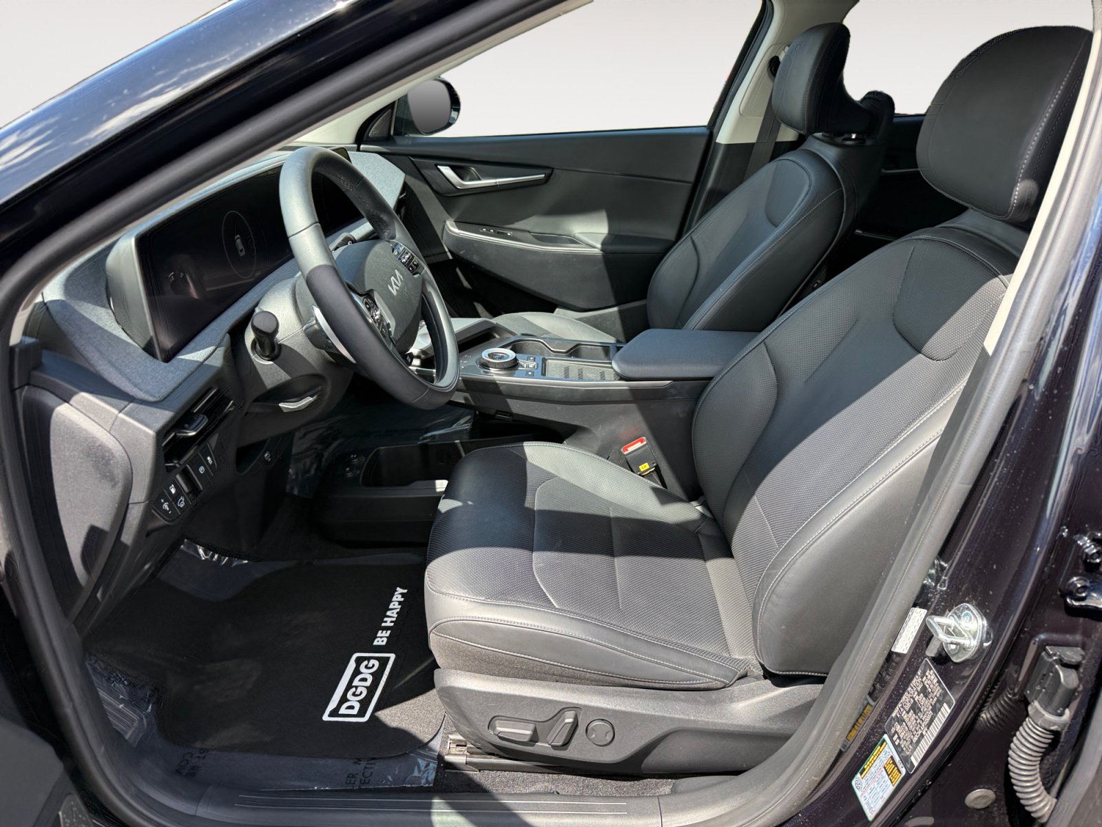 Used 2023 Kia EV6 Wind RWD image 10