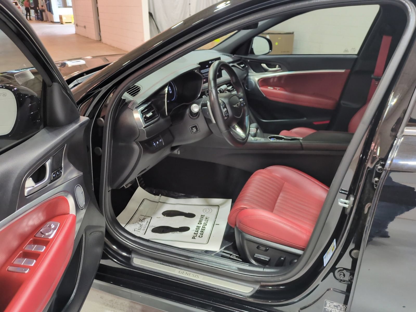 Certified 2025 Genesis G70 3.3T Advanced AWD/4WD image 16