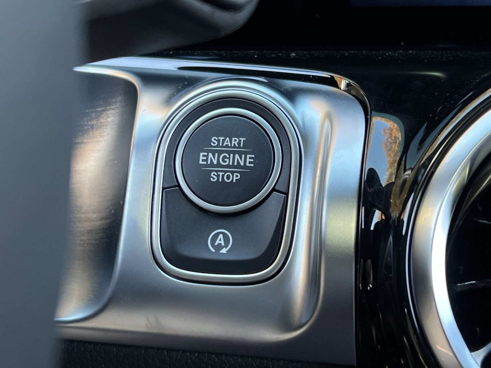 Certified 2026 Mercedes-Benz GLB 250 4MATIC image 31