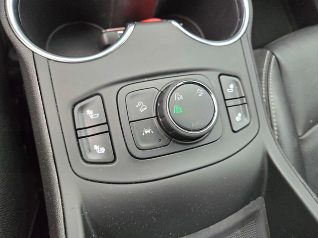 Used 2024 GMC Terrain SLT image 20