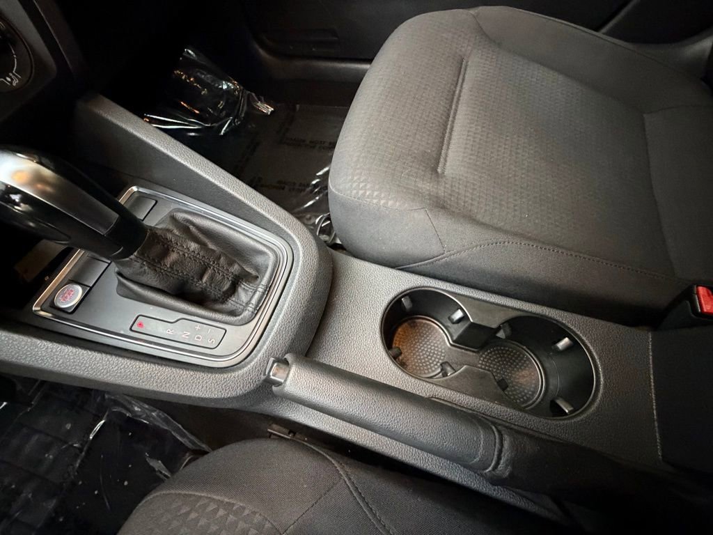Used 2015 Volkswagen Jetta S image 19
